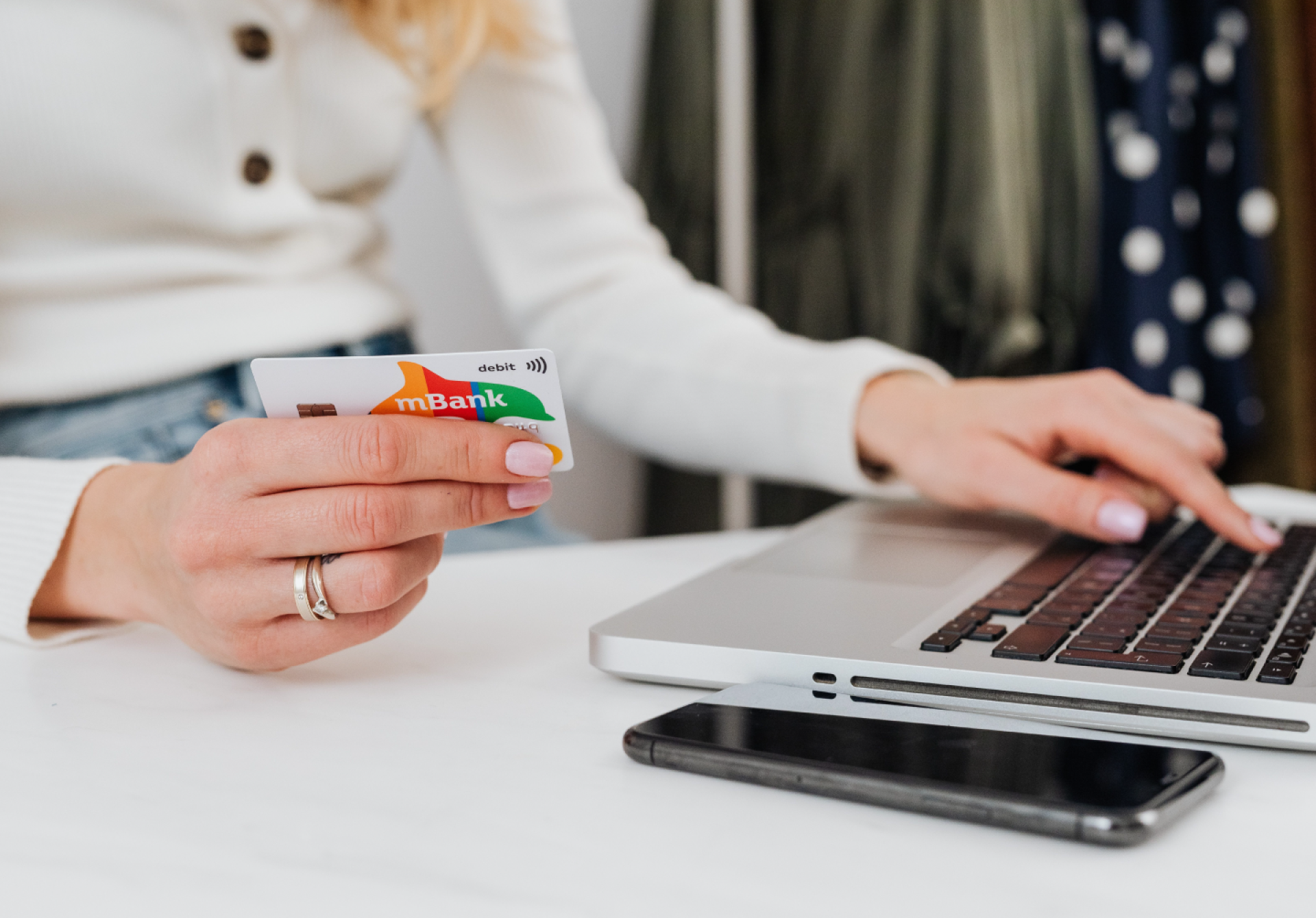 En cas de divorce, puis-je éviter le partage des comptes bancaires à mon nom ?